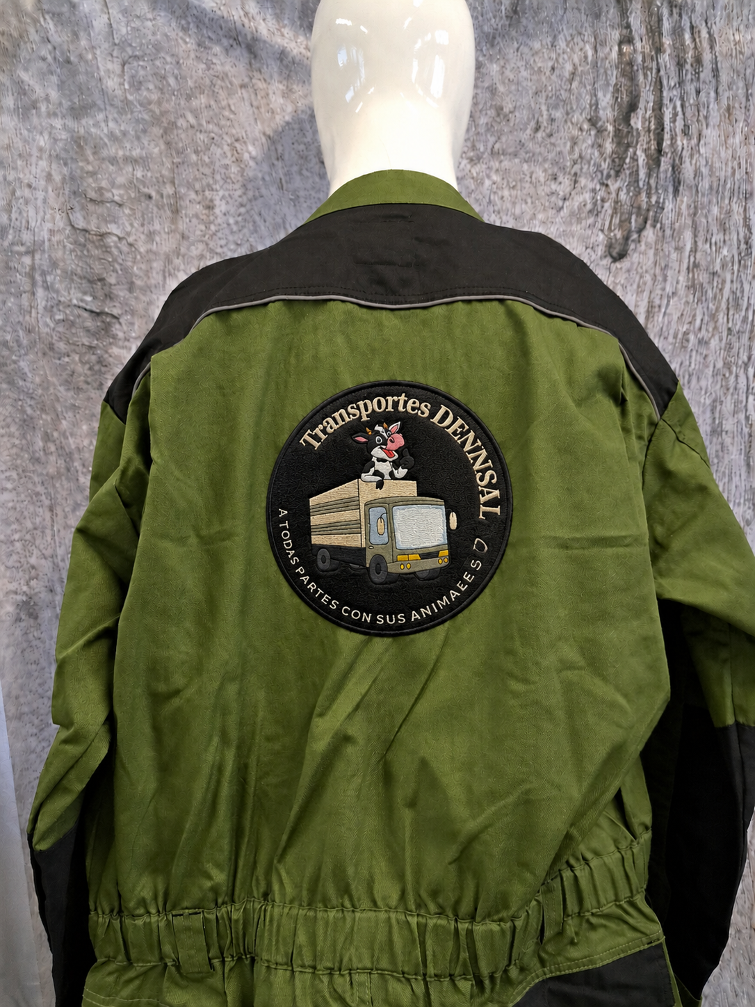 Combinaison vert taille M brodée