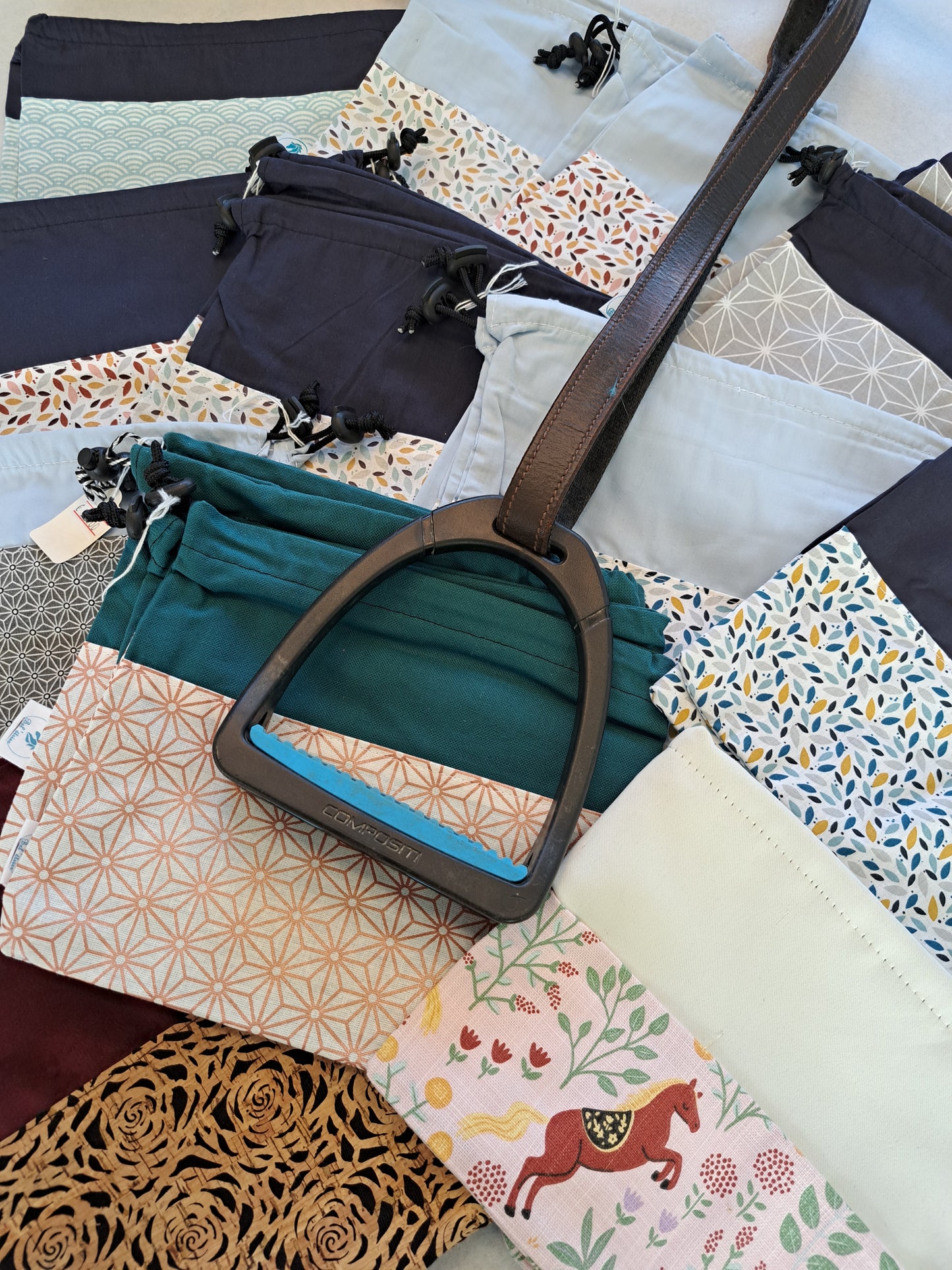 Pochettes / housses d'étriers bicolore