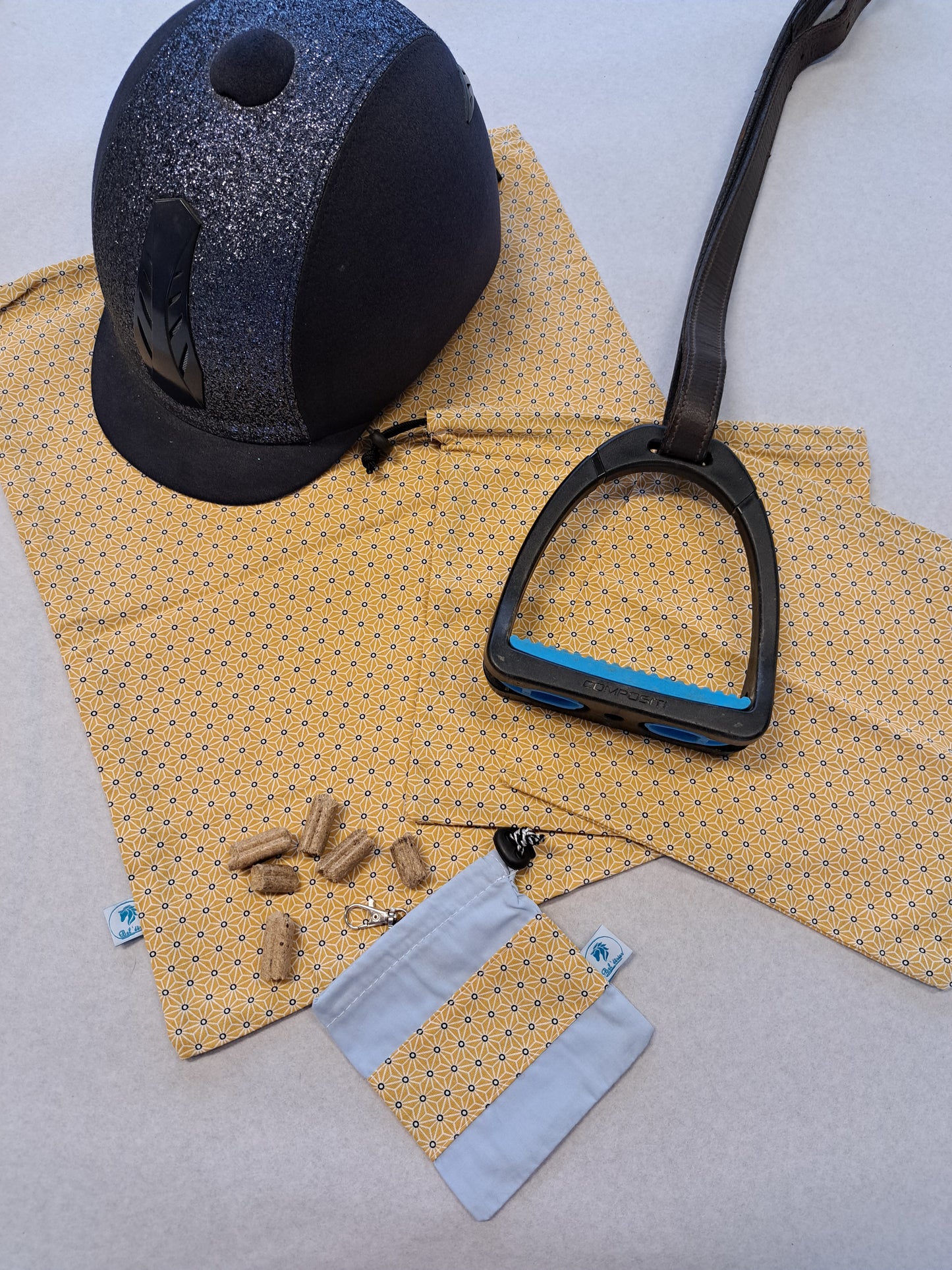 Box housse de bombe, pochettes d'étriers et pochette à friandises