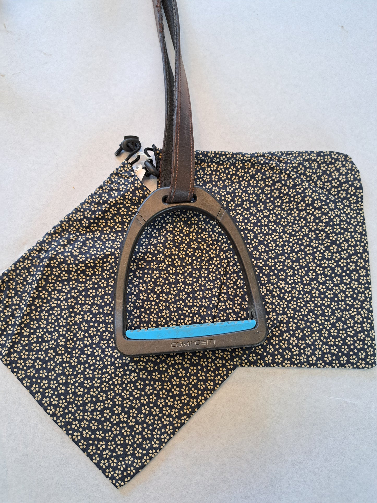 Pochettes / housses d'étriers à motifs