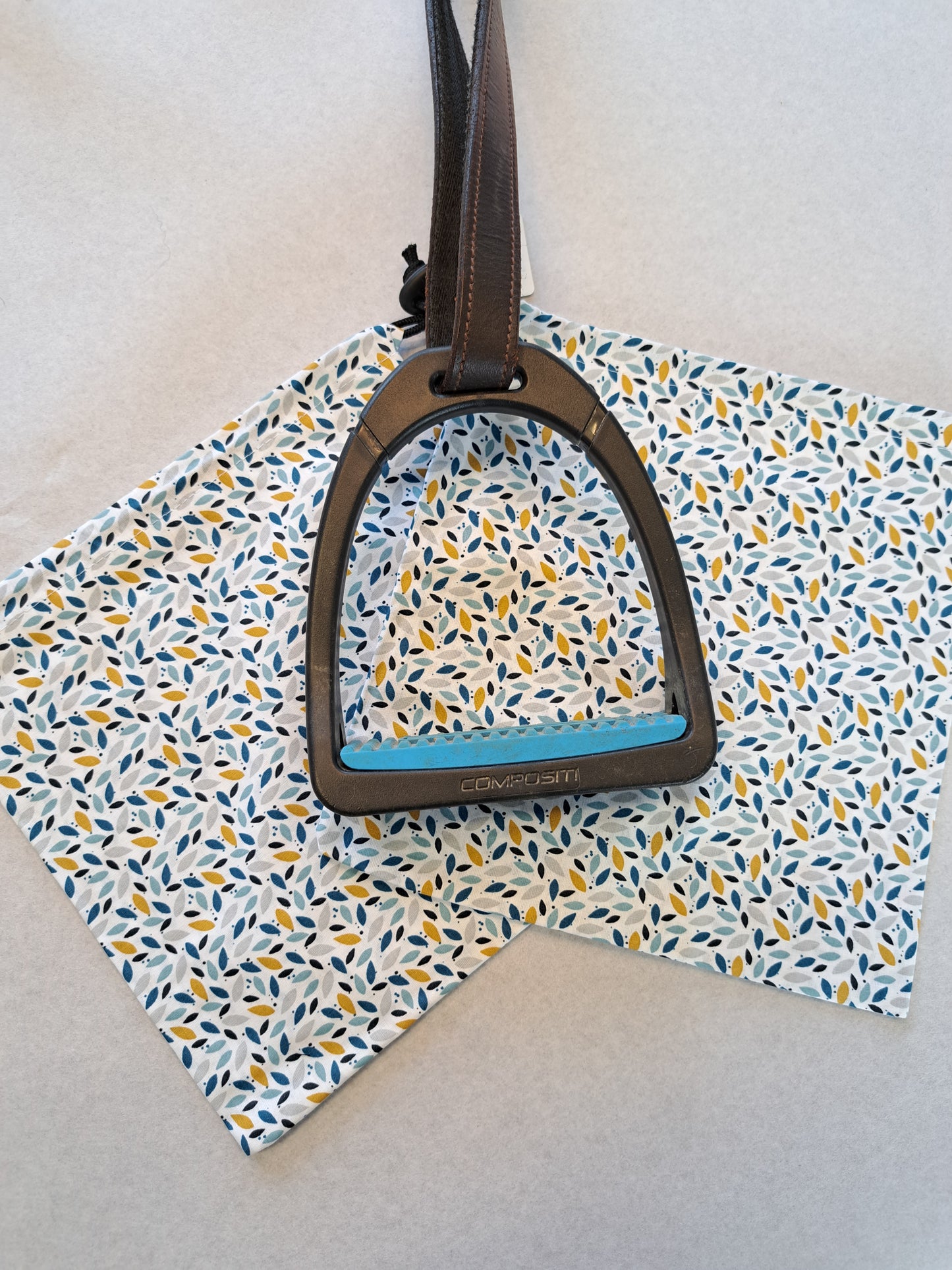 Pochettes / housses d'étriers à motifs