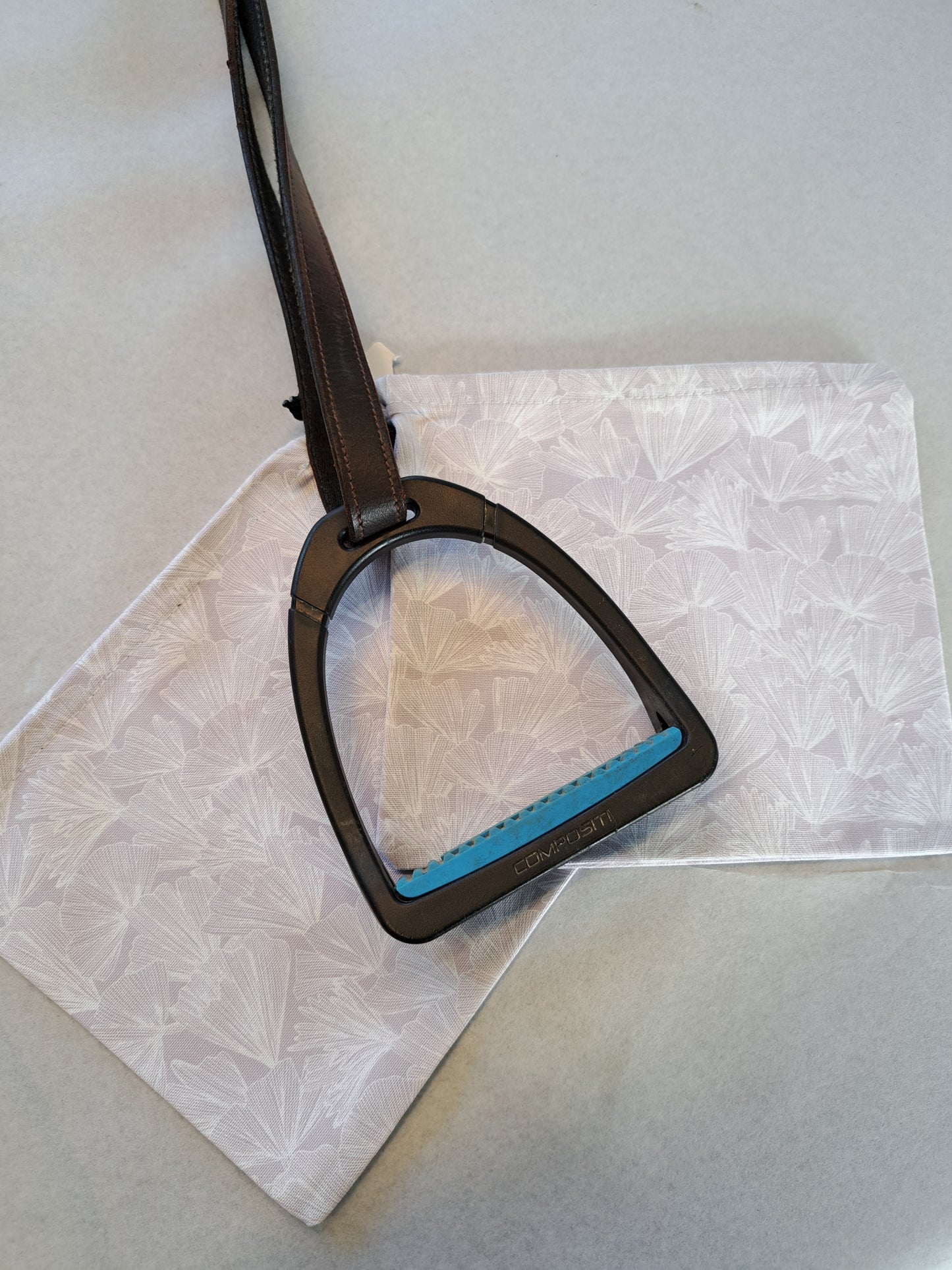 Pochettes / housses d'étriers à motifs