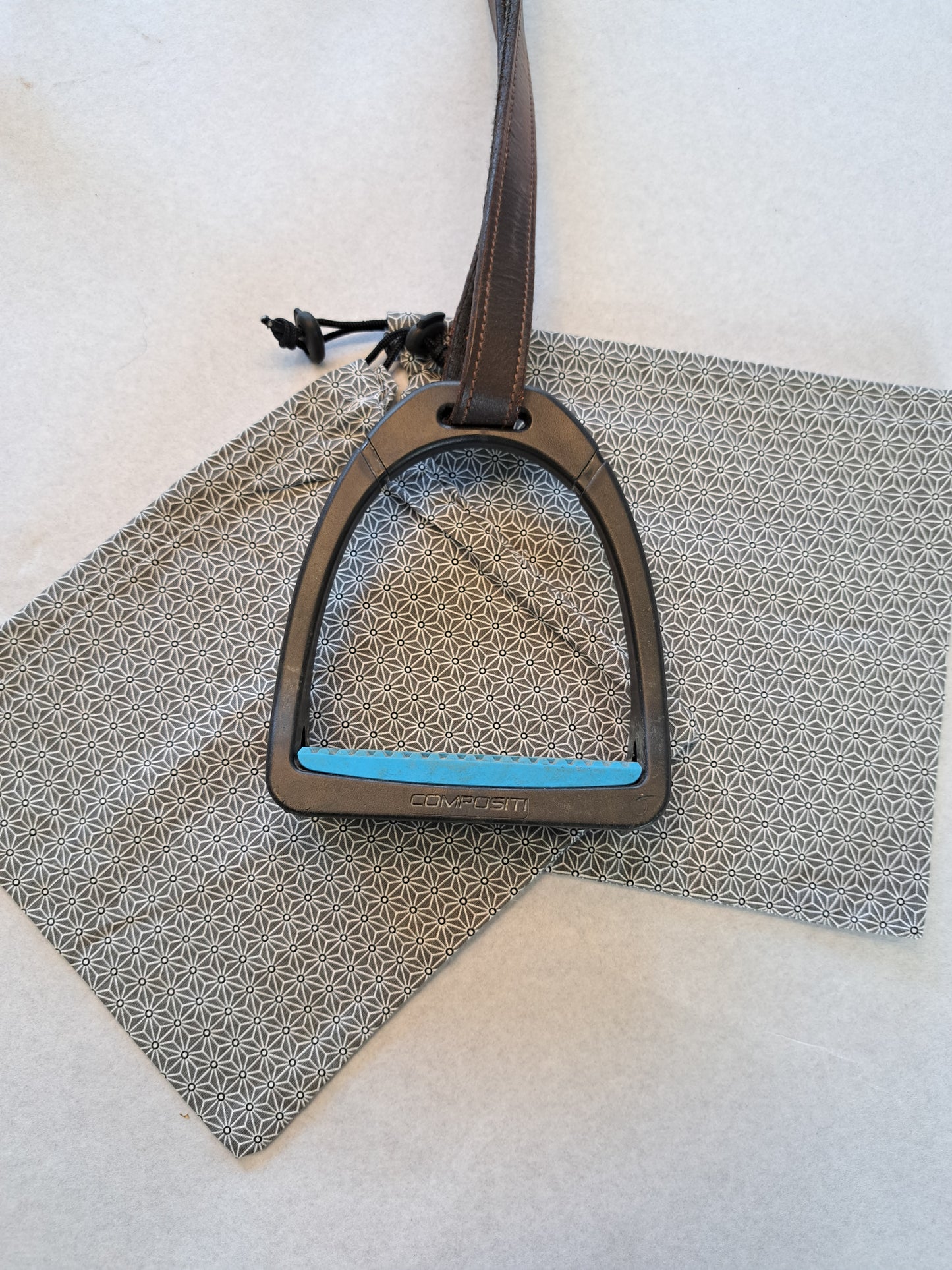 Pochettes / housses d'étriers à motifs