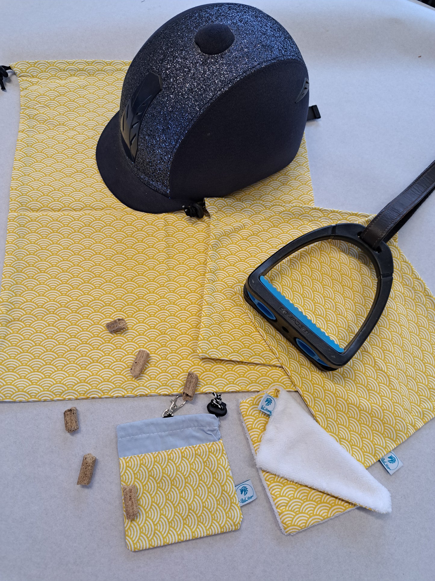 Box housse de bombe, pochettes d'étriers, pochette à friandises et maxi lingette