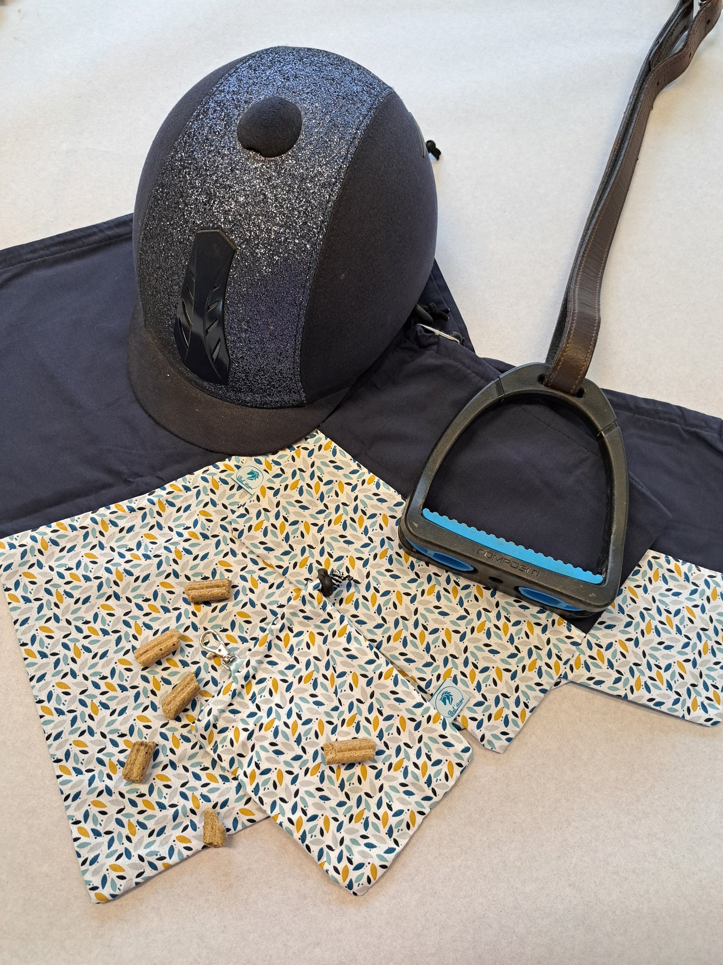 Box housse de bombe, pochettes d'étriers et pochette à friandises